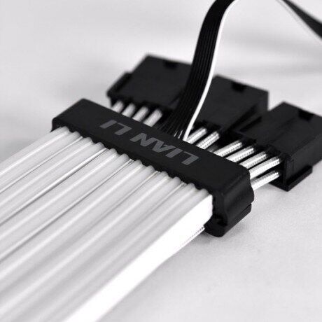 LIAN LI STRIMER PLUS 3X8-PIN V2 ARGB UZATMA KABLOSU
