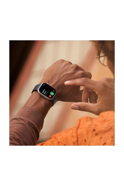 Apple Watch Series 8 45mm GPS Yıldız Işığı Alüminyum Kasa ve Spor Kordon (Apple Türkiye Garantili)