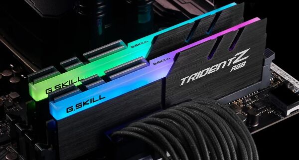 GSKILL TRIDENT Z RGB 32GB  (2X16) DDR4-4266Mhz CL19 1.5V (F4-4266C19D-32GTZR) Dual Kit Ram