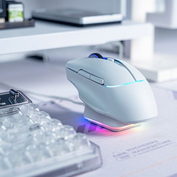 Machenike L8 Pro Tri-Mode 2K Beyaz 26000DPI Ultralight 58Gr RGB Charging Dock Gaming Mouse